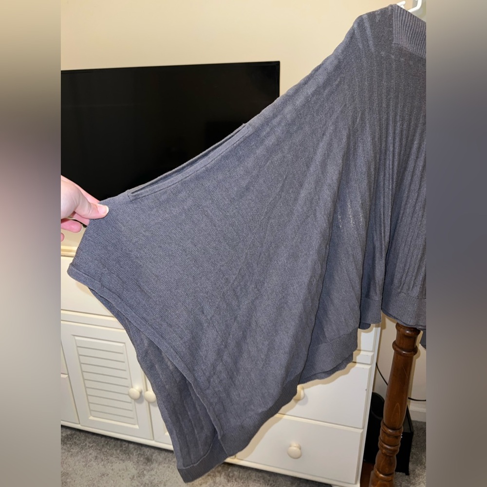 SOLD - Lululemon Forward Flow Poncho OS - Picture 6 of 9